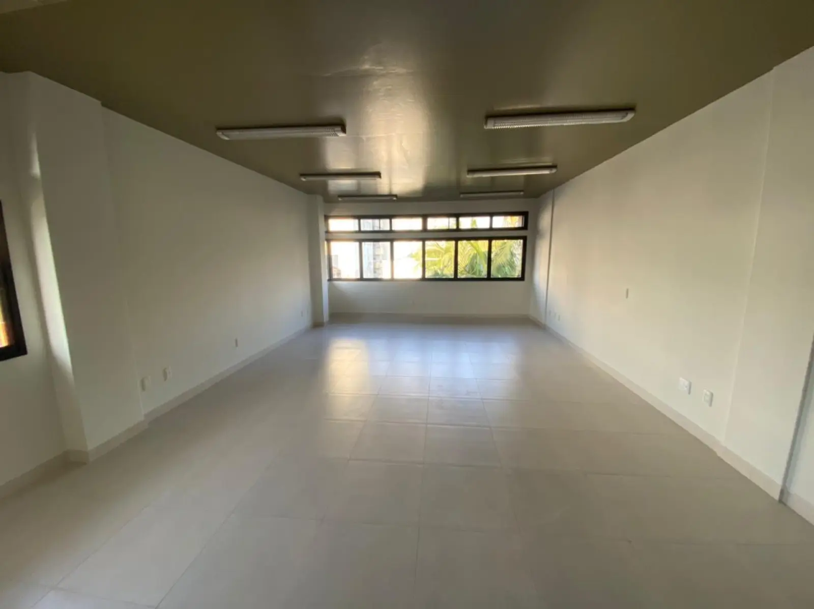 Sala comercial no Ed. Instituto Médico São Lucas (Pio Corrêa, Criciúma)